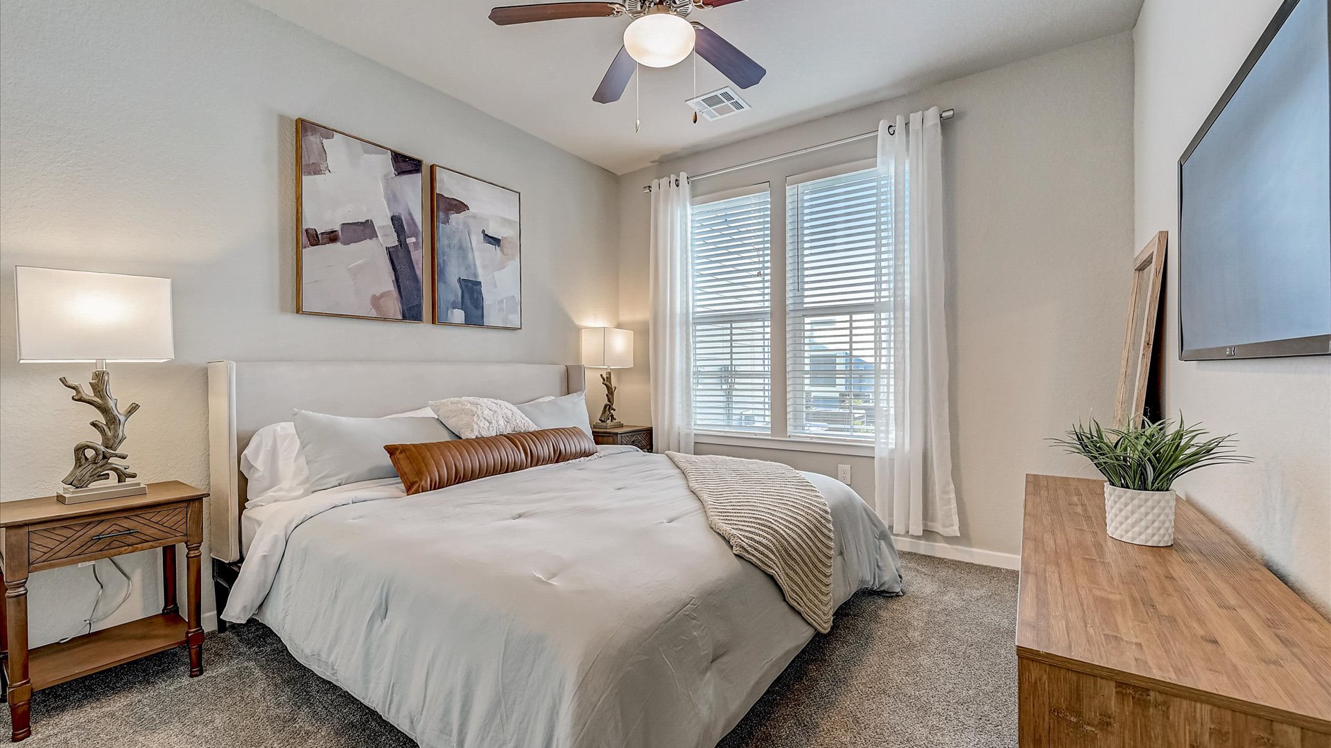 Photos of Springs at Flagler Center Apartments in Jacksonville, FL